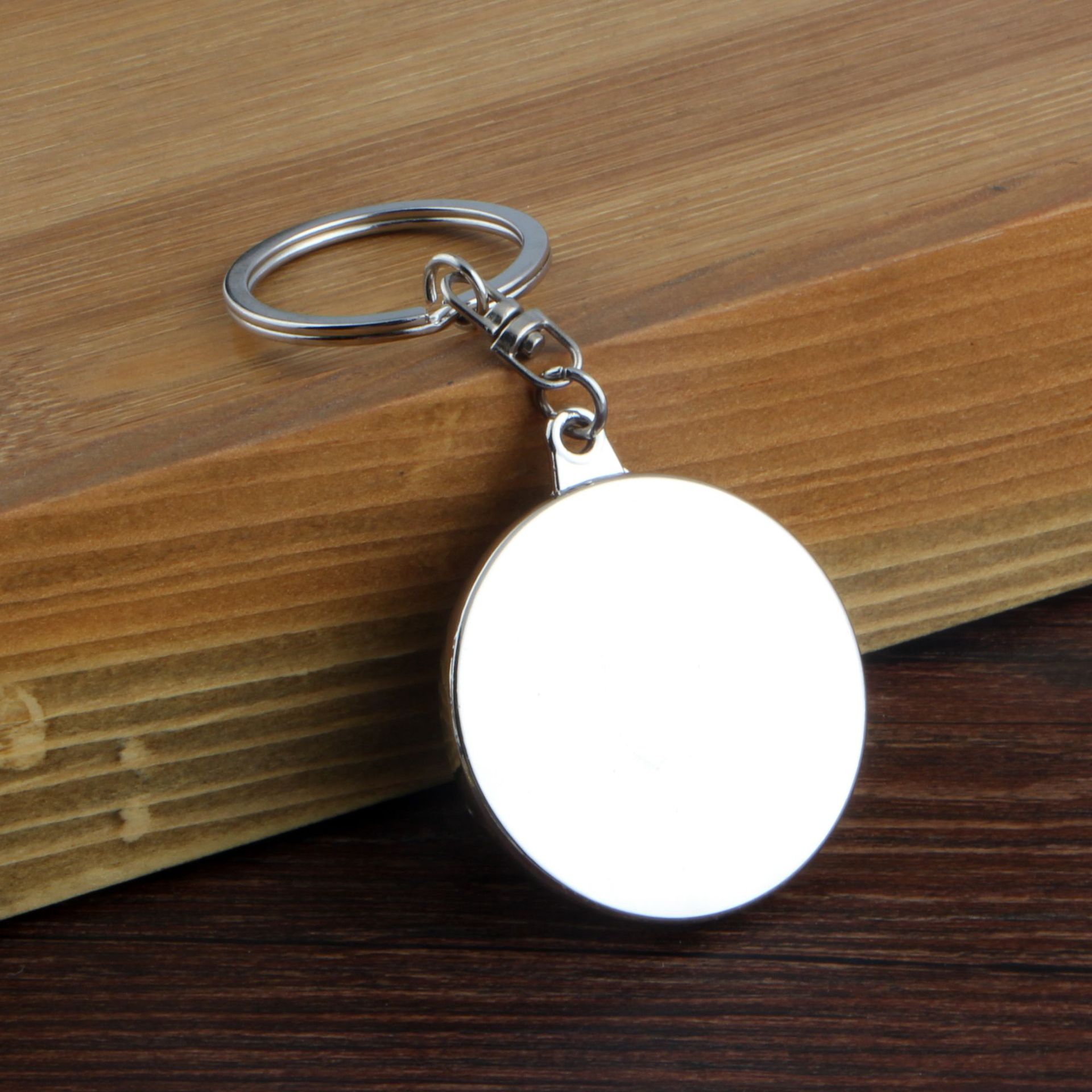 Metal 50 Years Calendar Key Chain